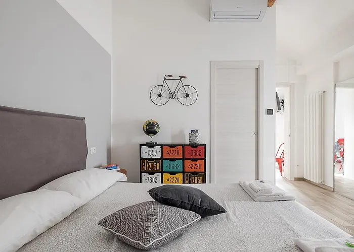 Ap Urbik בולוניה